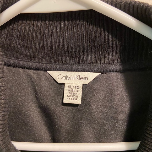 Black vest - Picture 3 of 3